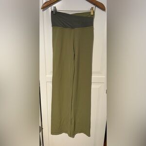 Lululemon Throwback Astro Pant Green Sz 4